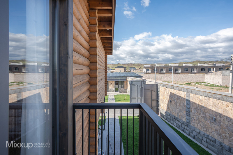 Zovuni, Zovuni, 7 Bedrooms Bedrooms, 9 Rooms Rooms,7 BathroomsBathrooms,Villa,Rent,Zovuni,4437