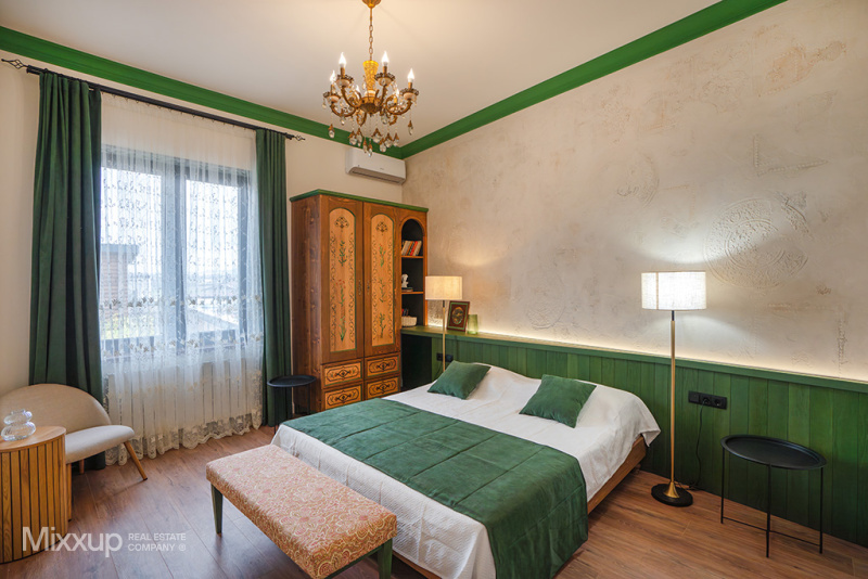 Zovuni, Zovuni, 7 Bedrooms Bedrooms, 9 Rooms Rooms,7 BathroomsBathrooms,Villa,Rent,Zovuni,4437