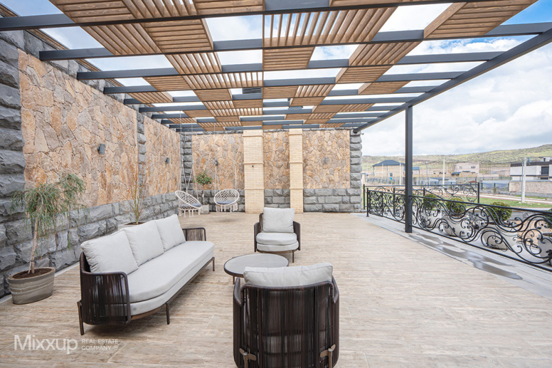 Zovuni, Zovuni, 7 Bedrooms Bedrooms, 9 Rooms Rooms,7 BathroomsBathrooms,Villa,Rent,Zovuni,4437