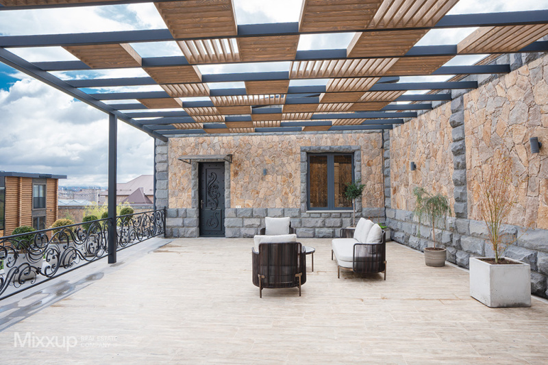 Zovuni, Zovuni, 7 Bedrooms Bedrooms, 9 Rooms Rooms,7 BathroomsBathrooms,Villa,Rent,Zovuni,4437