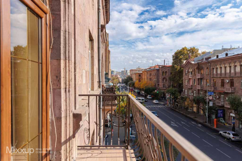 Amiryan St, Center, Yerevan, 2 Rooms Rooms,1 Bathroom Bathrooms,Apartment,Rent,Amiryan St ,3,5201